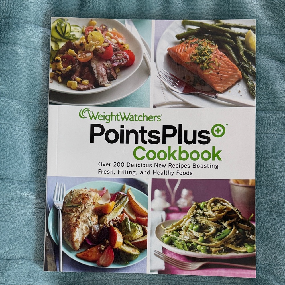 Like New! Weight Watchers PointsPlus Cookbook with Vibrant Recipe Images